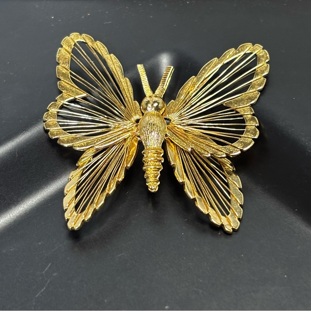 Gorgeous Vintage Monet gold tone butterfly brooch
